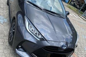 Toyota Yaris Hybrid Lounge Pari al nuovo
