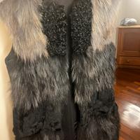 Pelliccia senza maniche toni del grigio