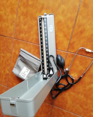 Misuratore pressione arteriosa "sfigmomanometro"
