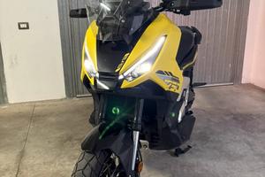 Honda xadv750 likited edition giallo