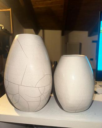 Coppia di vasi orientali in ceramica