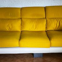 Divano 3 posti con pouf
