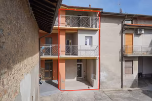 Casa indipendente di 137 m² con 3 locali e box aut