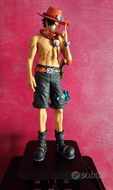 Action figure Portgas D. Ace  One Piece.