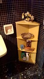 Piccolo mobile per angolo