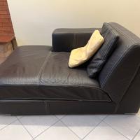 Divanetto in pelle marrone