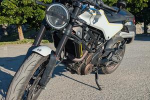 Husqvarna vitpilen 401