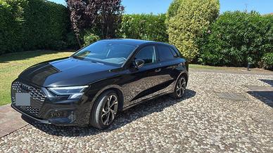 AUDI A3 IBRIDA PLUG-IN