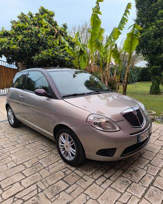 lancia ypsilon 1.3 mtj 75 cv