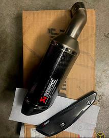 Scarico akrapovic in carbonio