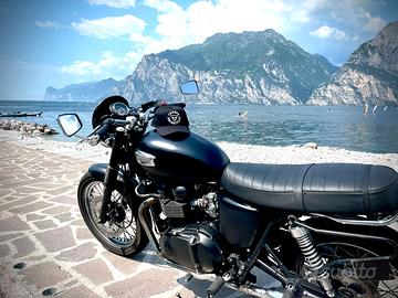 Triumph Bonneville t100 Black