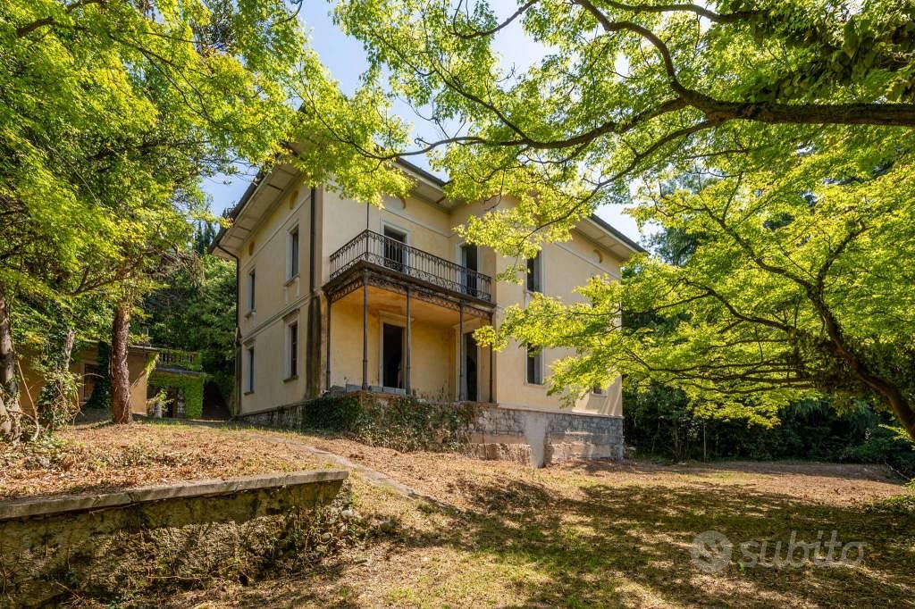 Villa di 991 m² con più di 5 locali e box auto dop