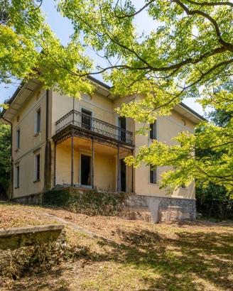 Villa di 991 m² con più di 5 locali e box auto dop