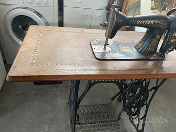 Macchina da cucire antica