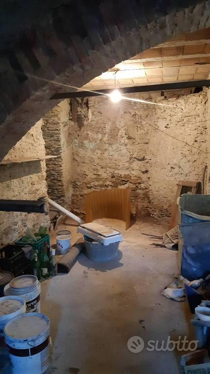 Rustico / Casale di 240 m² con più di 5 locali a P - Altro