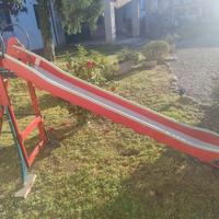 Antico scivolo in legno