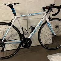 Bici da corsa Focus Cayo