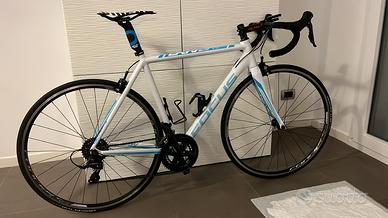 Bici da corsa Focus Cayo