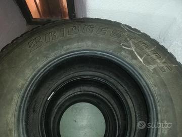 gomme bridgestone 255/70 R15 C 