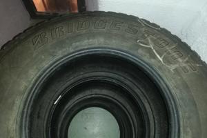 gomme bridgestone 255/70 R15 C 