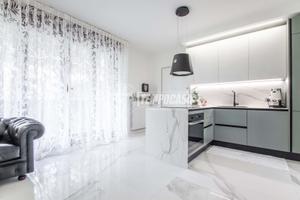 Trilocale ristrutturato con terrazzo e box