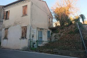 Casa singola da ristrutturare in Centro Storico