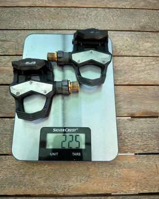 Exustar con attacco look