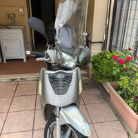 Scuter kymco 200cc usato