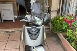 Scuter kymco 200cc usato