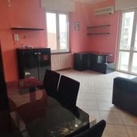 Alloggio ben arredato 2c+serv in condom.di 5unità