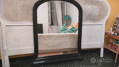SPECCHIO CON CORNICE LEGNO