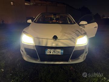 Renault megane 3 serie ( 3.200€ trattabile)