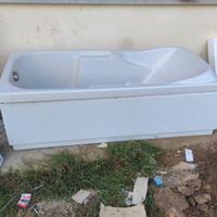 Vasca da bagno in vetroresina