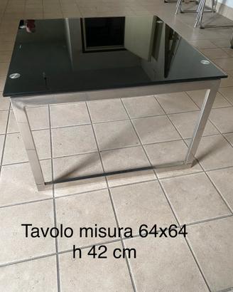 Tavolino ufficio o sala attesa