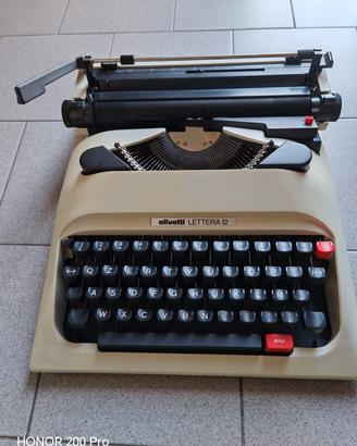 macchina da scrivere olivetti lettera12