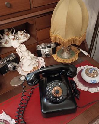 telefono in bachelite nero