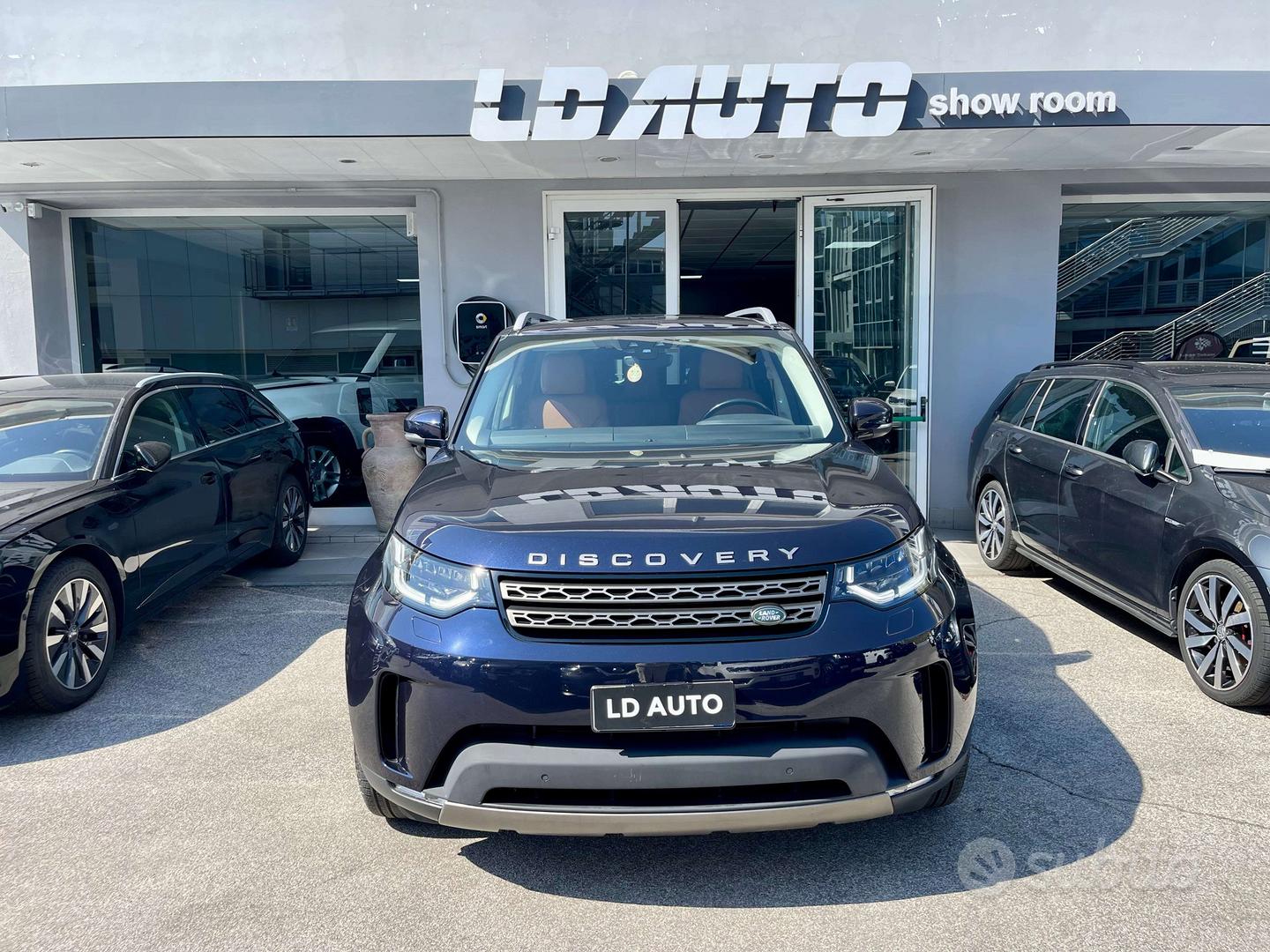 Land Rover Discovery 2018 photo 2