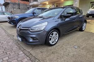 Renault Clio dCi 8V 75 CV 5 porte Moschino