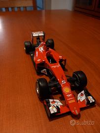 MODELLINO FERRARI SF15-T VETTEL 1:24 