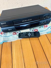 Videoregistratore a cassette sinudine con telecoma