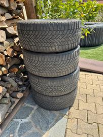 Pneumatici invernali Bridgestone 225/40 R18 92V
