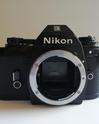 Nikon EM