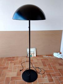 Lampada da terra IKEA nera design moderno