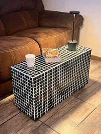 Tiled Table Tavolino monolite in ceramica –