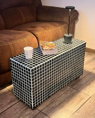 Tiled Table Tavolino monolite in ceramica –