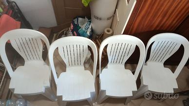 Sedie in plastica bianca da giardino