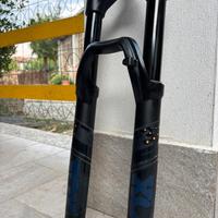 Fox 34 Performance 29” 140mm forcella mtb