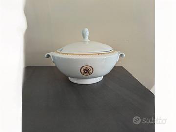 Elegante zuppiera in finissima porcellana italiana