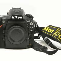 NIKON D810