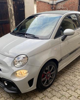 Fiat Abarth 500C. 595